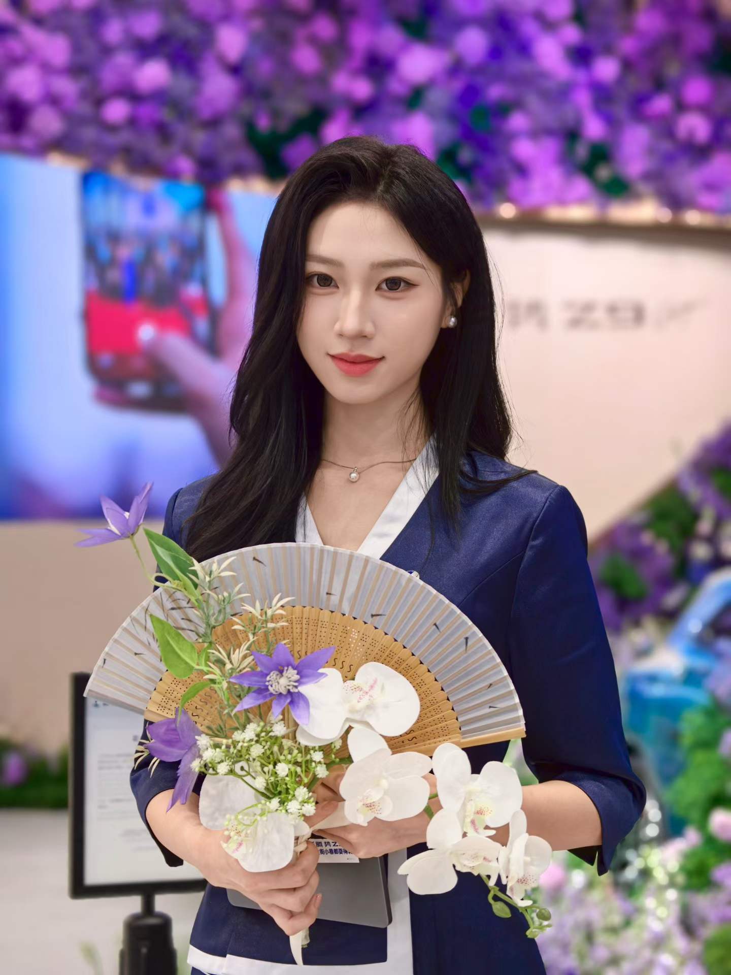 成都车展上的美女和帅哥。苏雨农老师的长镜头，场场都拍，念念不忘，厉害了苏老师！百家车坛