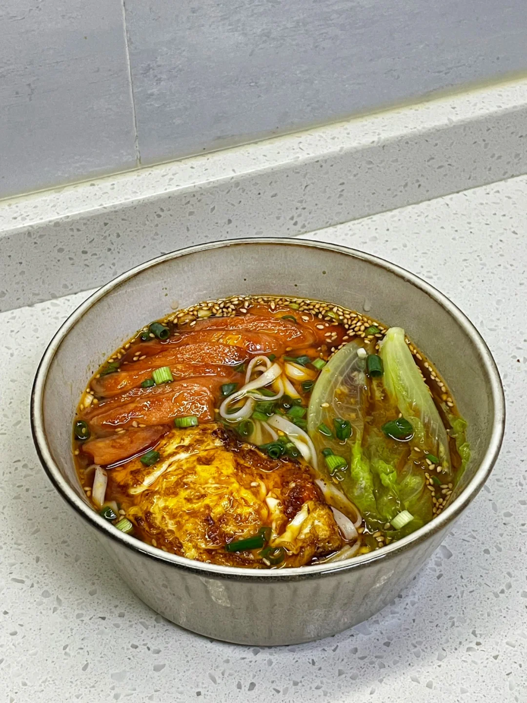 几分钟就可以搞定的酸汤面，一碗过瘾🤤