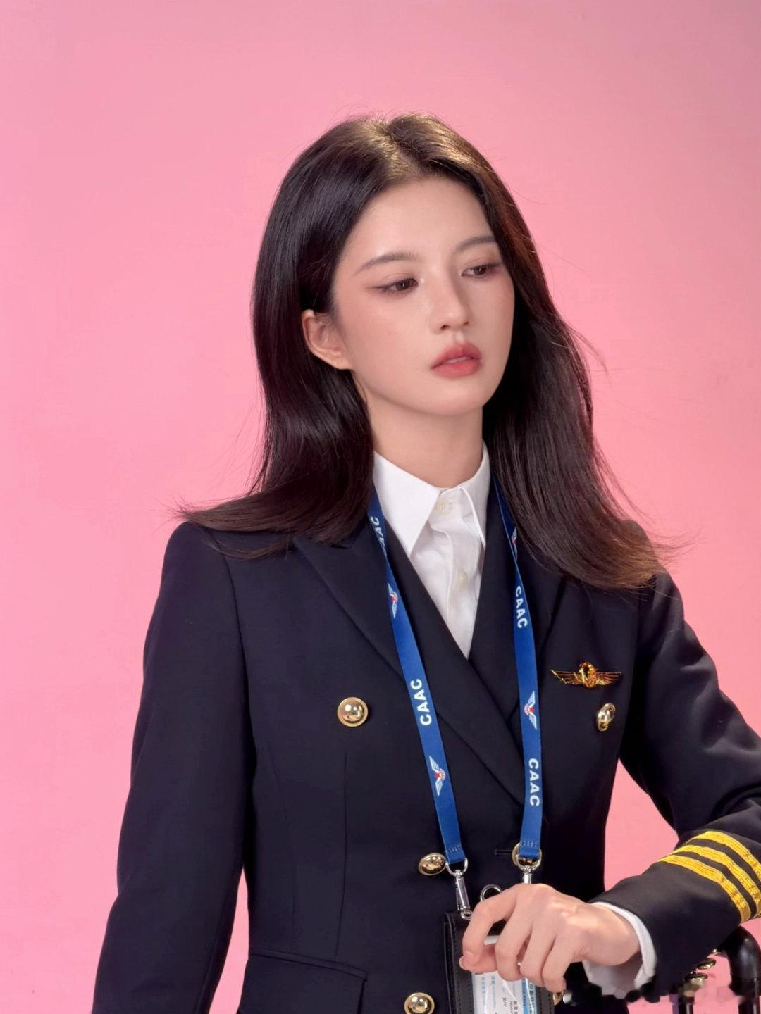 #刘些宁[超话]# 我的少女时代是一个可爱的你
#魏哲鸣刘些宁新剧定档##飞到我心上##飞到我心上定档# ​