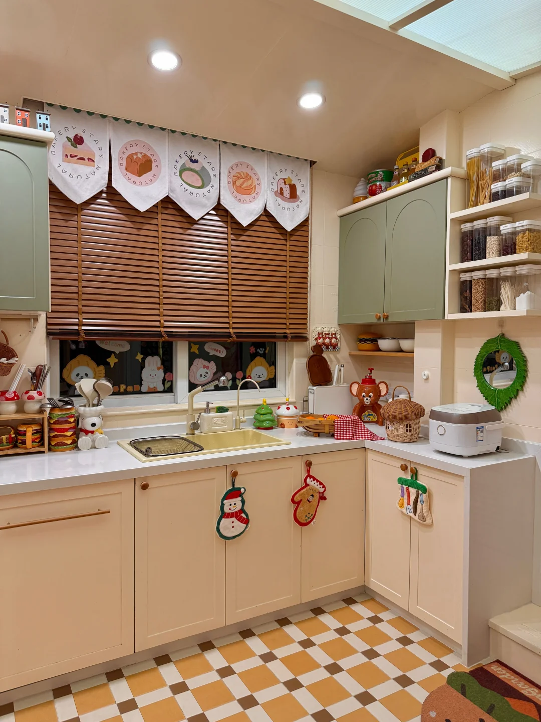 我妈问：把厨房折腾成这样是用来过家家吗😂