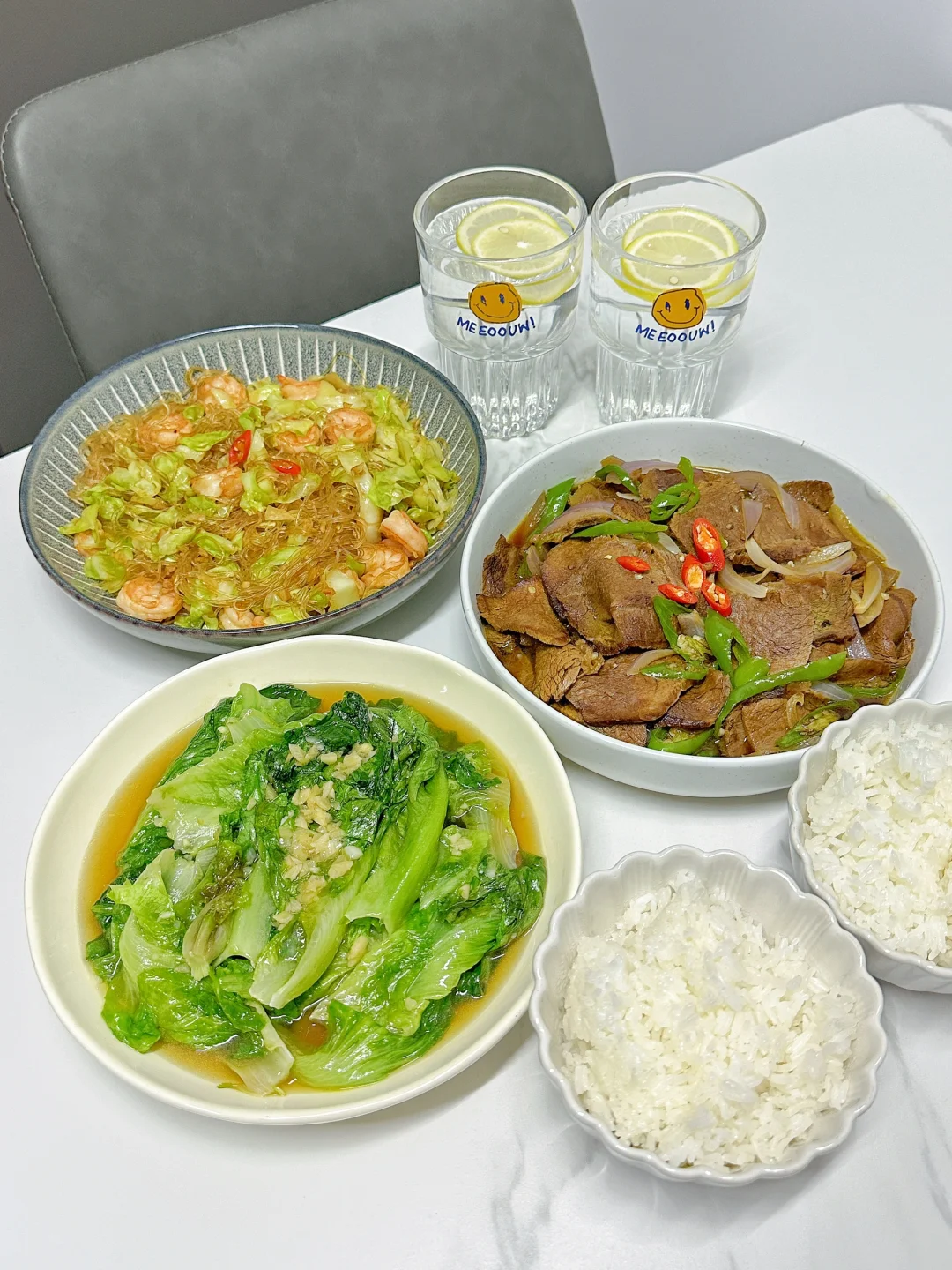 ✅晚餐分享｜虾仁包菜粉丝➕青椒牛肉➕生菜