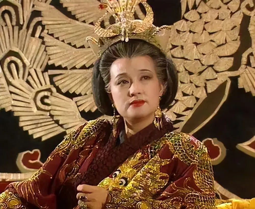 先后嫁给父子二帝，结局令人唏嘘！

705年正月，洛阳宫里的事情来得很快。宰相张柬之率兵入宫，诛杀了武则天身边的张易之、张昌宗兄弟，随即迫使这位在位十六年的大周皇帝让位于中宗李显。

那年武则天八十余岁，此后迁居上阳宫，同年十一月去世。

送她走上皇位的，是父子两代皇帝。把她请下来的，是她自己立起来
