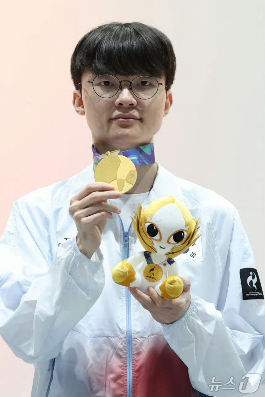 #faker[超话]#  又是金牌🎖️ ​