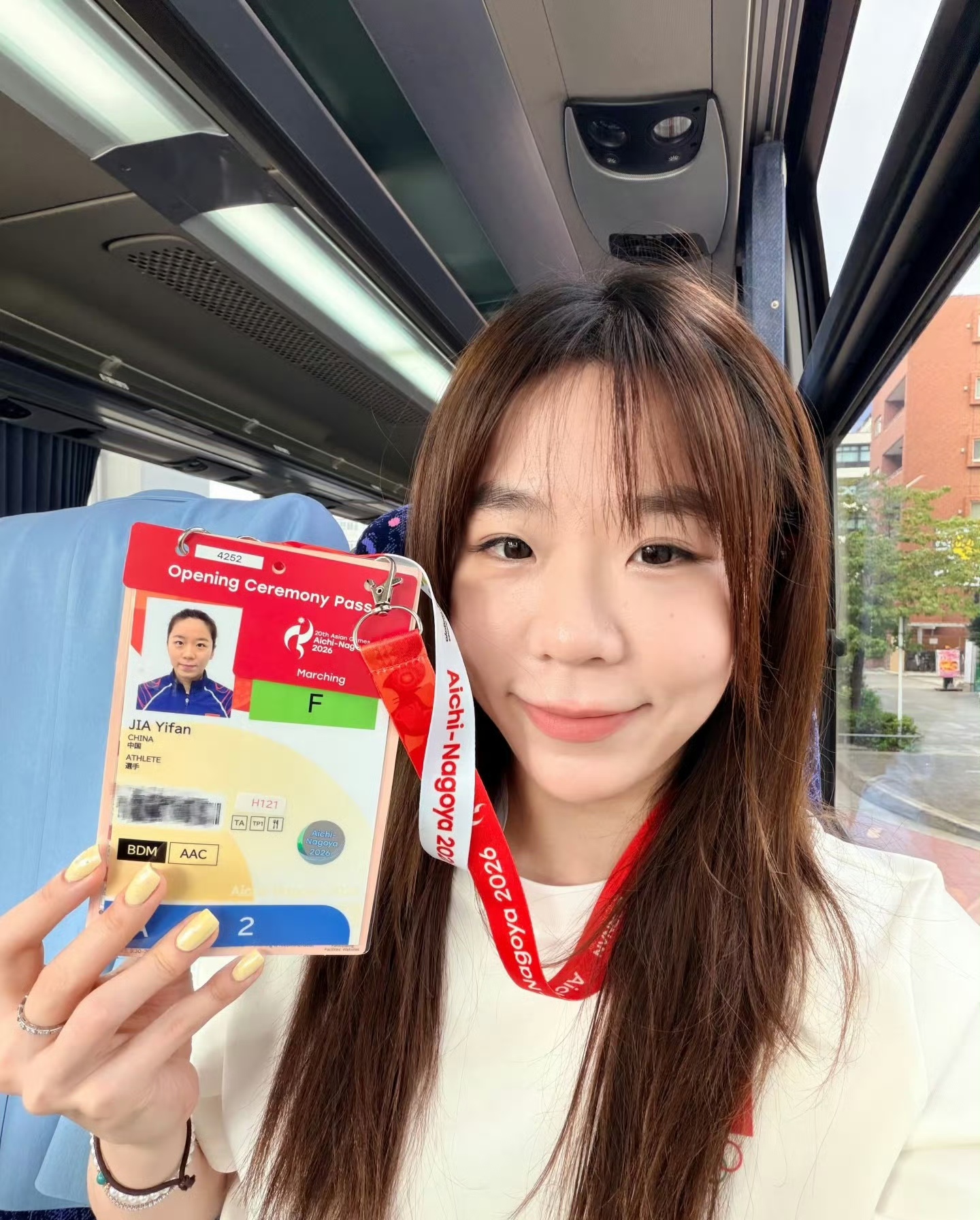 贾一凡：妈妈我出息了！！！我终于参加上开幕式了！
三届亚运会，两届奥运会，第一次参加开幕式，开心！兴奋！激动！候场五小时，出镜两秒钟！值了贾一凡