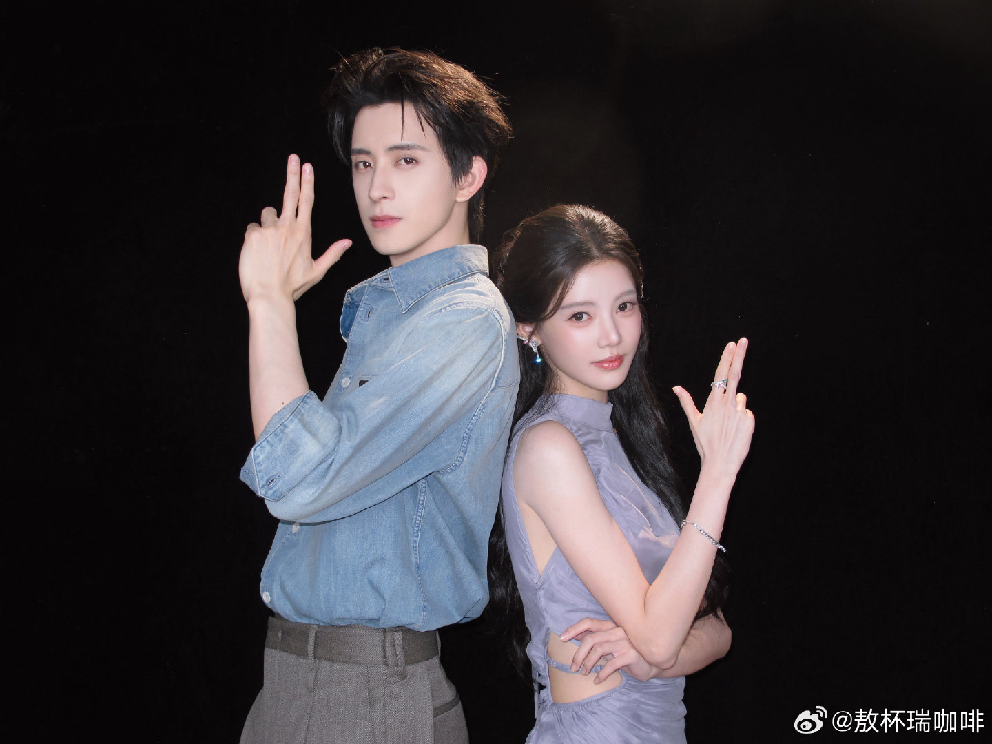 #师兄太稳健# 丨#师兄太稳健李长寿# 

你笑盈盈的样子好可爱 好想把全世界都给你，最好的小琼峰三人，还有美美的云霄仙子[太开心][太开心]

​