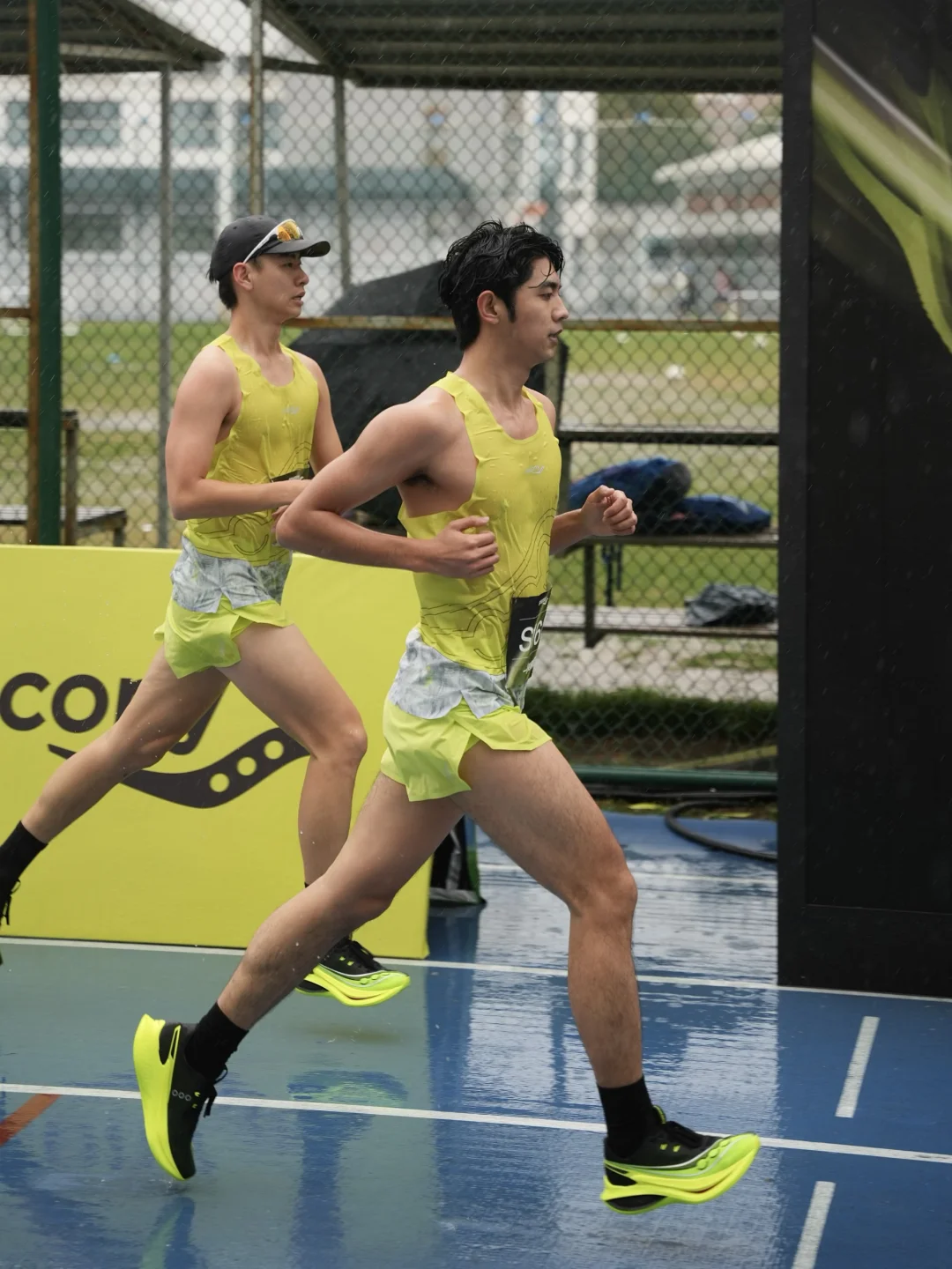 如果躲不过这场雨🏃那就好好享受它