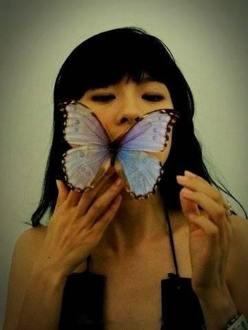 2003年，出演《紫蝴蝶》时期的章子怡。