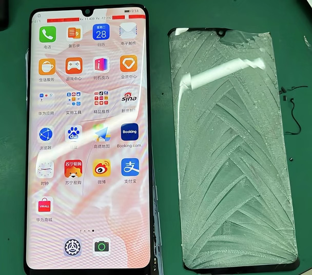广州现场更换外屏，曲面屏幕更换，华为p30pro.mt20pro.mt30pro.mt40pro外屏更换，专业维修各品牌手机屏幕，直面屏曲面屏都可以修！
维修各型号手机屏幕更换外屏，包括：p50pro/p40pro/p30pro/mate30pro/mate40/mate40pro/Nova7pro/荣耀30pro/荣耀50/荣耀50pro/荣耀60/荣耀60pro/荣耀70/荣耀70pro/荣耀V40/Nova8/Nova 8pro/Nova9/Nova9pro/Nova10/Nova10pro/reno3pro/reno4pro/reno5pro/reno6pro/小米10/小米11/小米12/小米12pro/findX2/findX3等机型。
精修精装机，寄修路费包回，价格请咨询，寄修/到店维修注意是修屏幕，不是卖机。#华为 Mate30 RS保时捷版 #手机荣耀系列OPPO系列可以快递寄修或是自己到店维修
实体店：广州市天河区3号线岗顶地铁C出口往下走80米总统数码港1楼A...