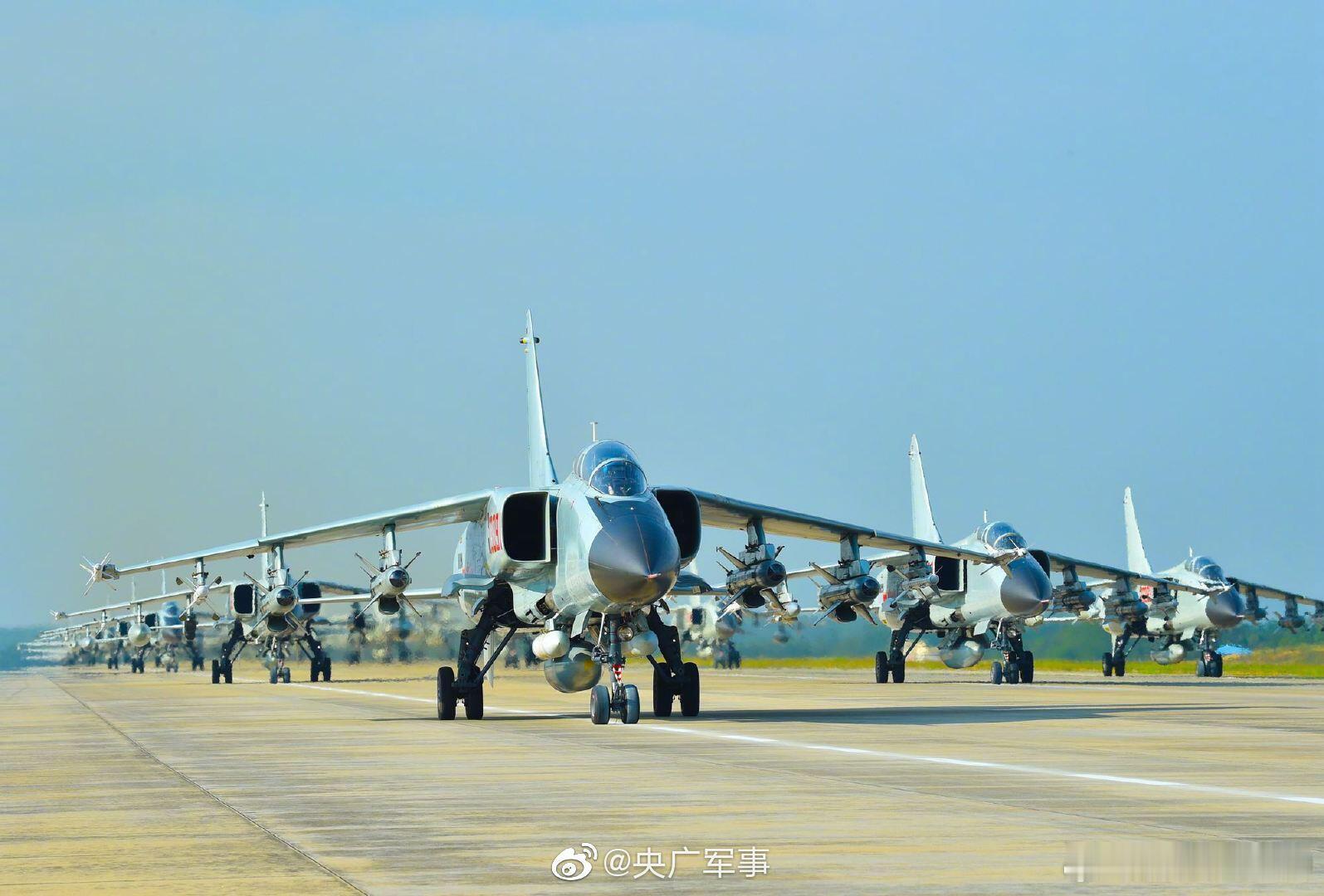 飞豹还有200多架，看样子，豹爷能支撑到祖国统一之后！#中国空军# ​