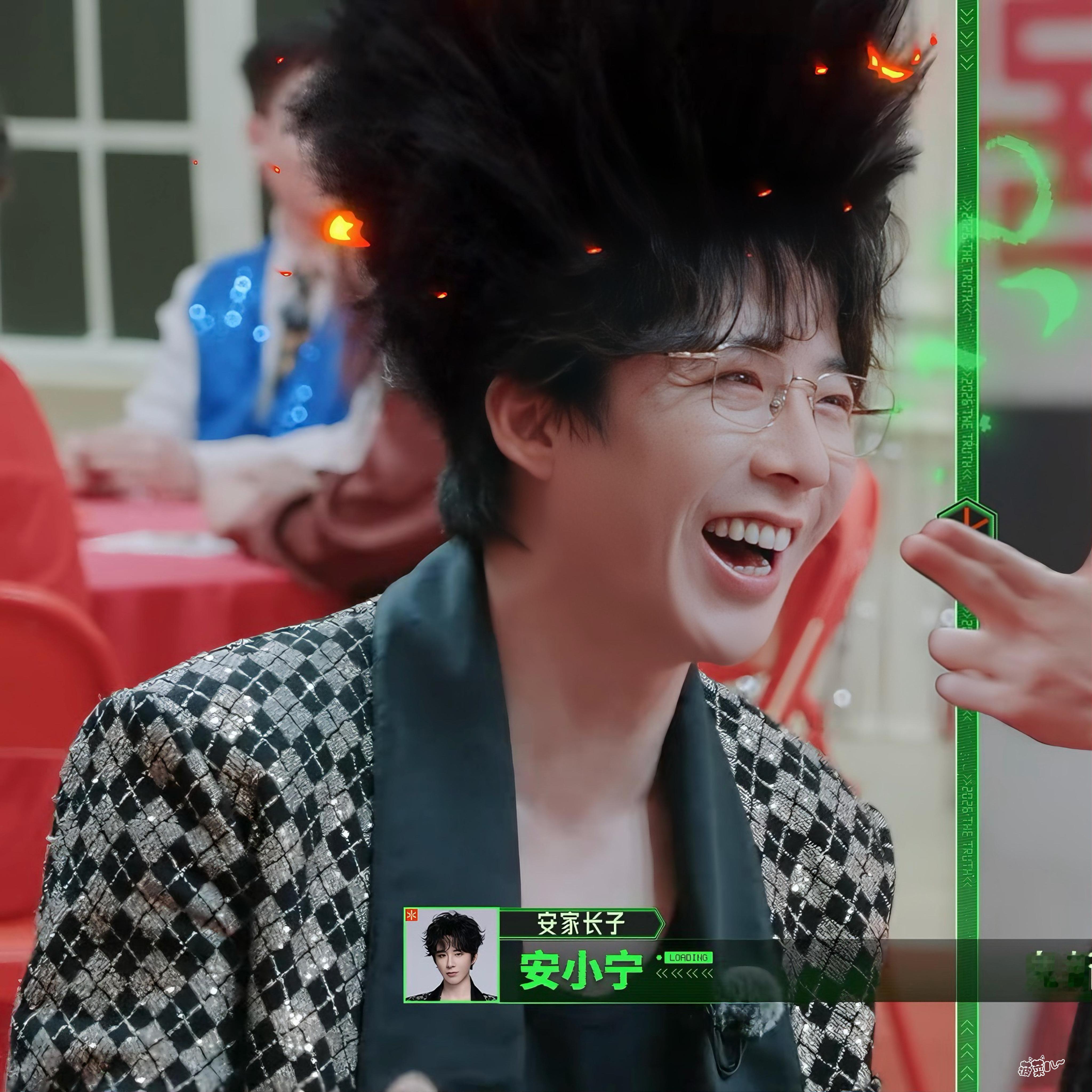  | 摩登兄弟  哈哈哈哈开推特效太会整活！！被炸出蓬松爆炸头💥小...