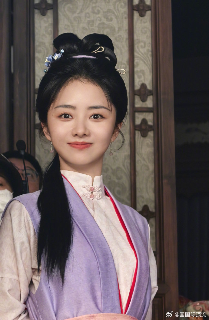 #谭松韵回复李嘉鑫##李嘉鑫对谭松韵说真的好吓人#惊喜联动来袭，李嘉鑫留言谭松韵，一句真的好吓人，谭松韵贴心回复，简单对话勾起所有人对幕后故事的好奇 ​