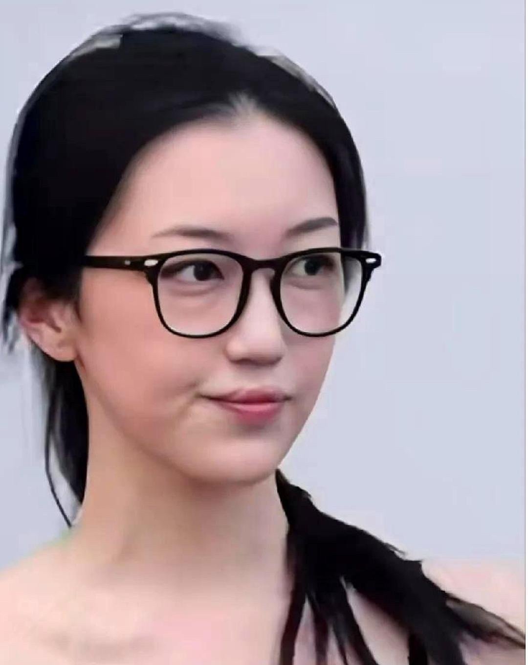 看了李嫣的唇腭裂 好奇会不会传给下一代 ​