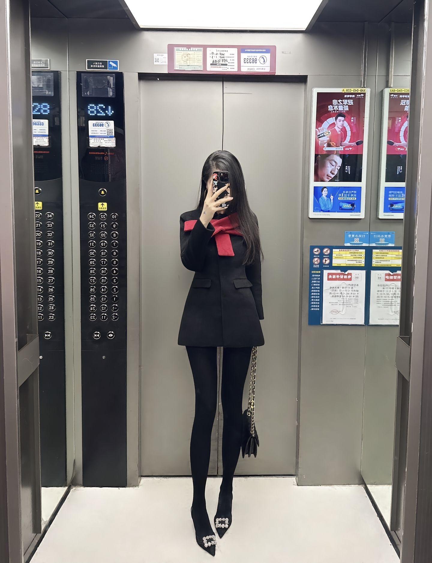 标题：厚黑学又火了？这阵“妖风”你可别跟！  最近，“厚黑”这词频频刷...