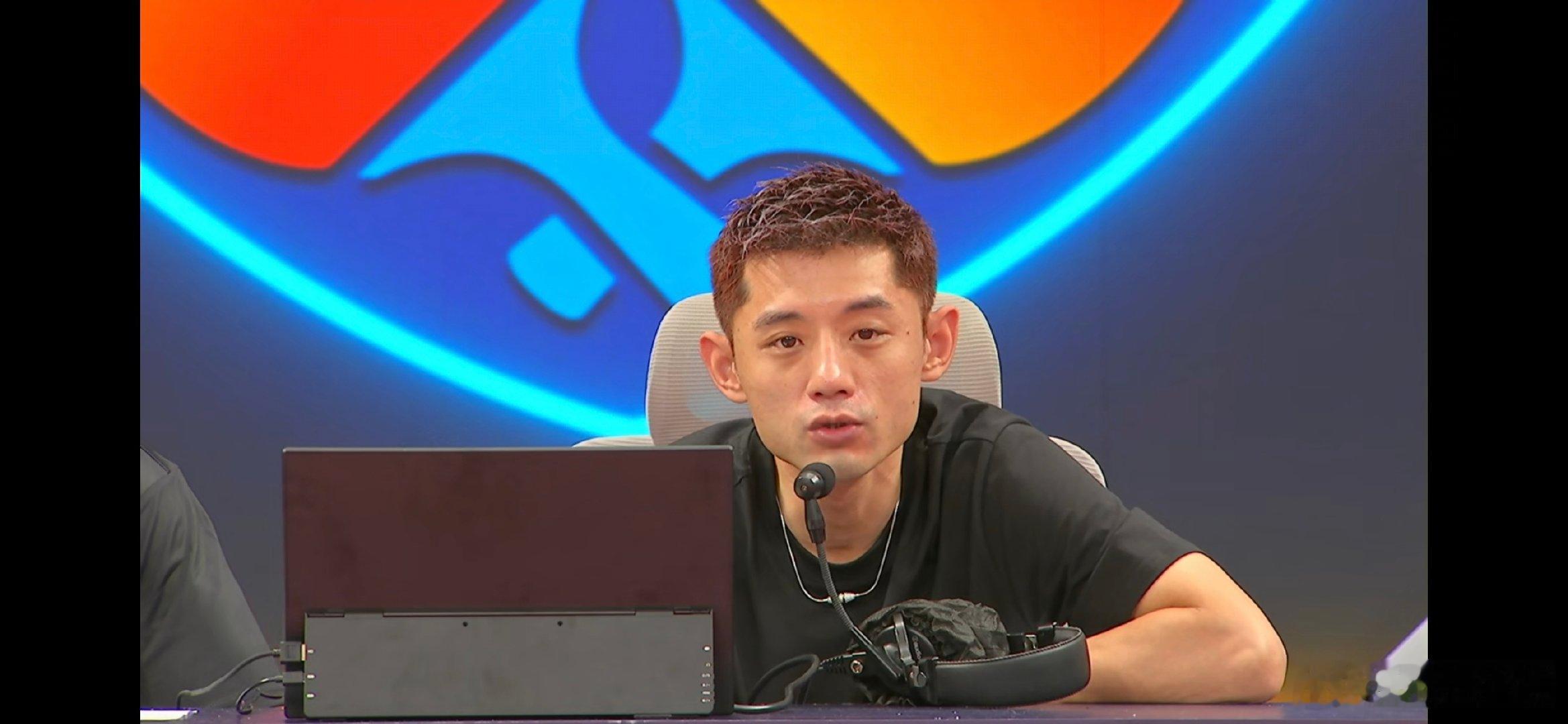#张继科[超话]# 今天是认真解说的小科，解说超级专业，特别精彩！[打call] ​