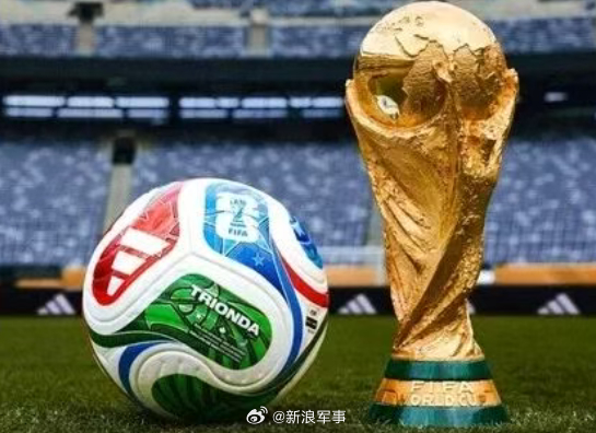 【#乌克兰称正与波兰讨论申办世界杯#，表示大型赛事可能吸引战后重建投资，波兰：从未与乌展开相关谈判】乌克兰与波兰是否正在讨论联合申办世界杯，双方近日出现矛盾说法。

乌克兰体育部长马特维·比德内9月4日接受Politico采访时表示，乌方希望与波兰共同申办世界杯，并称波兰方面也在研究这一可能性 ​