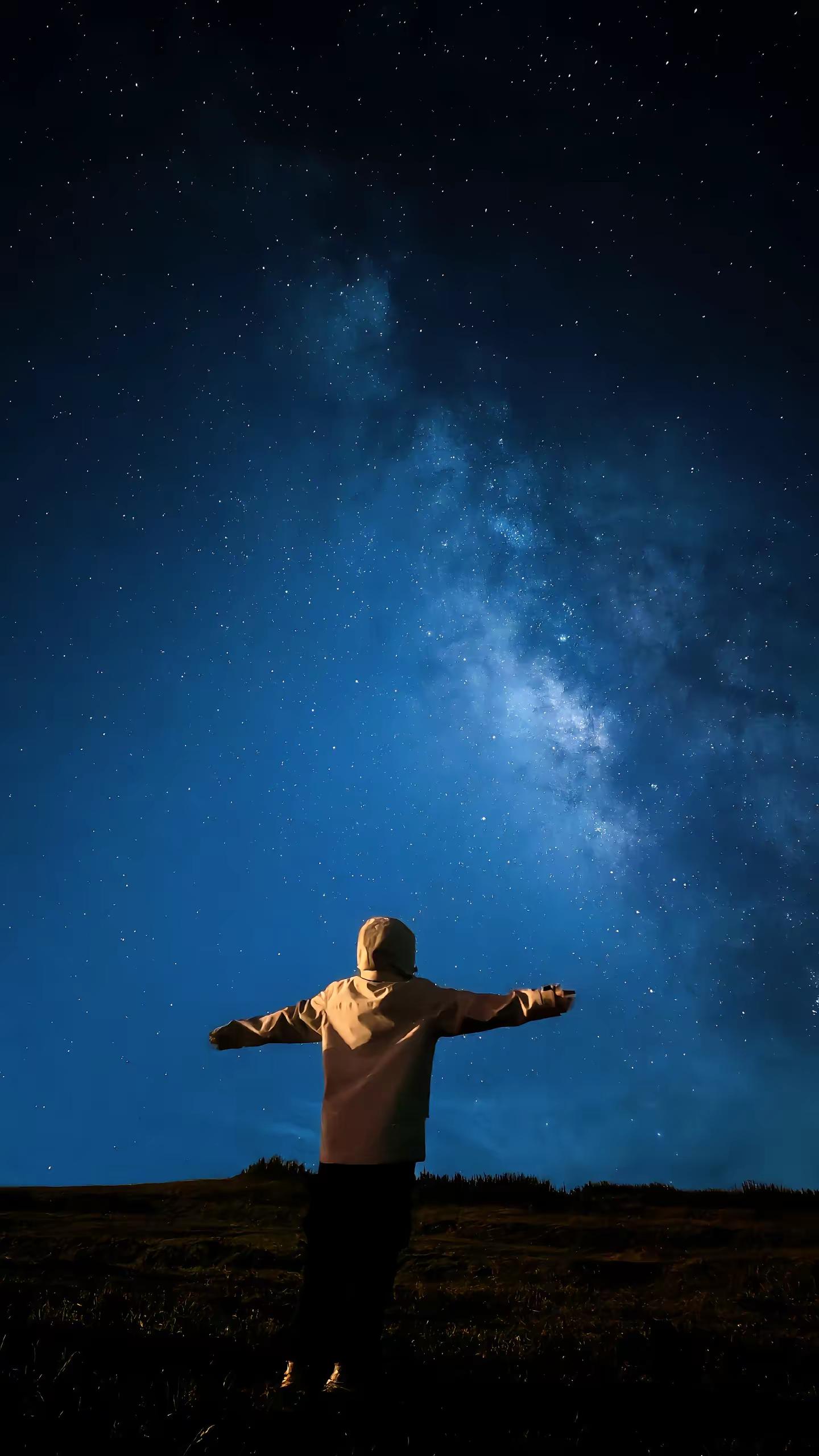 我说人类好渺小你说爱很伟大星空 徒步徒步