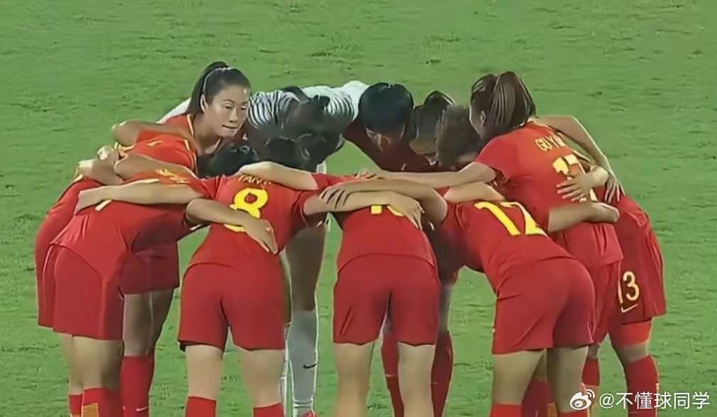 #中国女足0比2朝鲜女足#亚运女足半决赛，中国女足0比2朝鲜女足，中国女足全场控球率只有38%，只有三脚射门，零射正，全方位失败。 ​