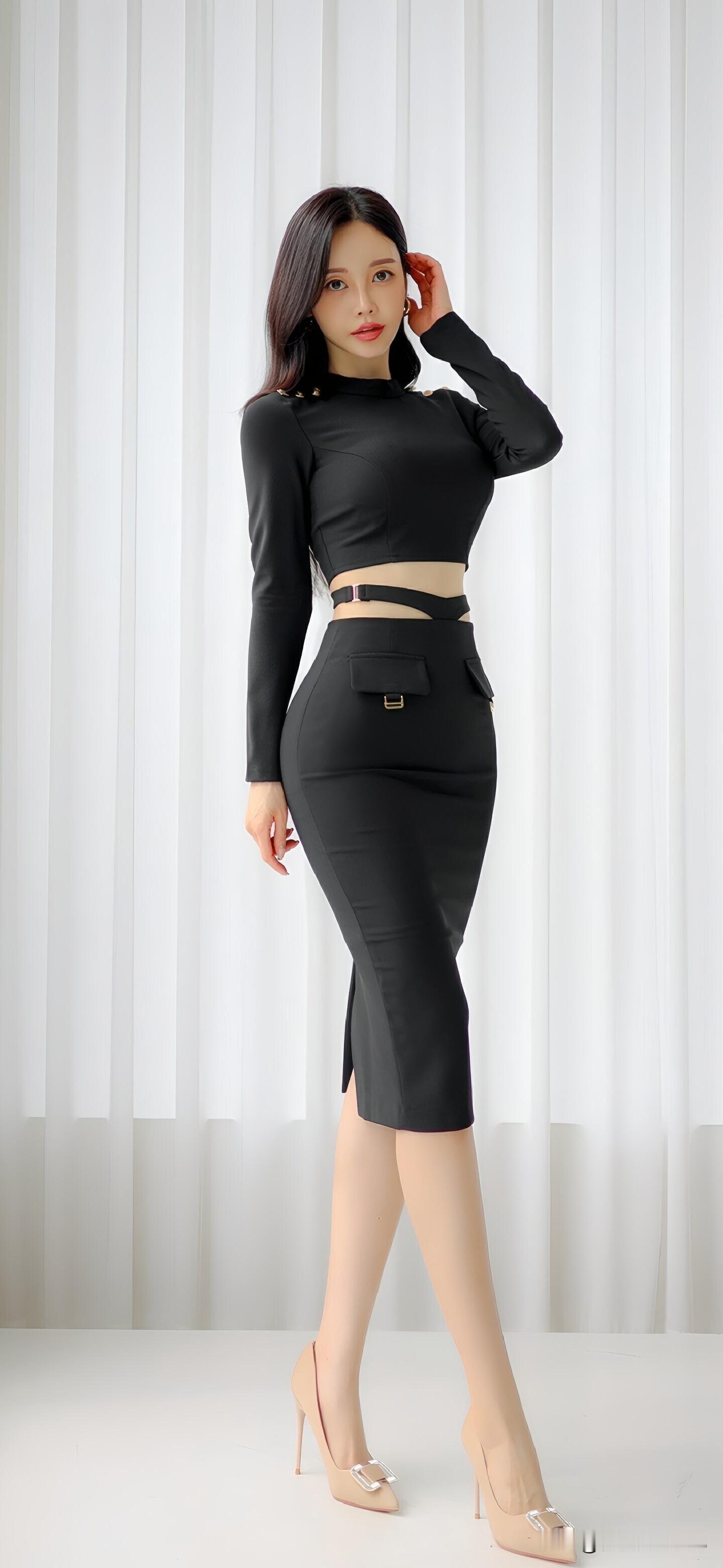 孙允珠包臀裙写真：细节拉满，每个角度都在诠释优雅性感