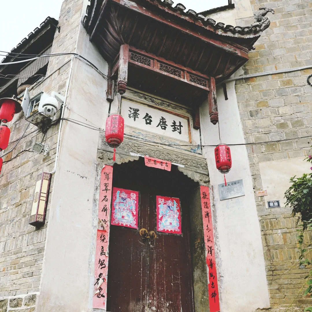 很喜欢镇远这个地方，不同于凤凰，给人一种很安静！没有那么的喧嚣！镇远我觉得最有魅