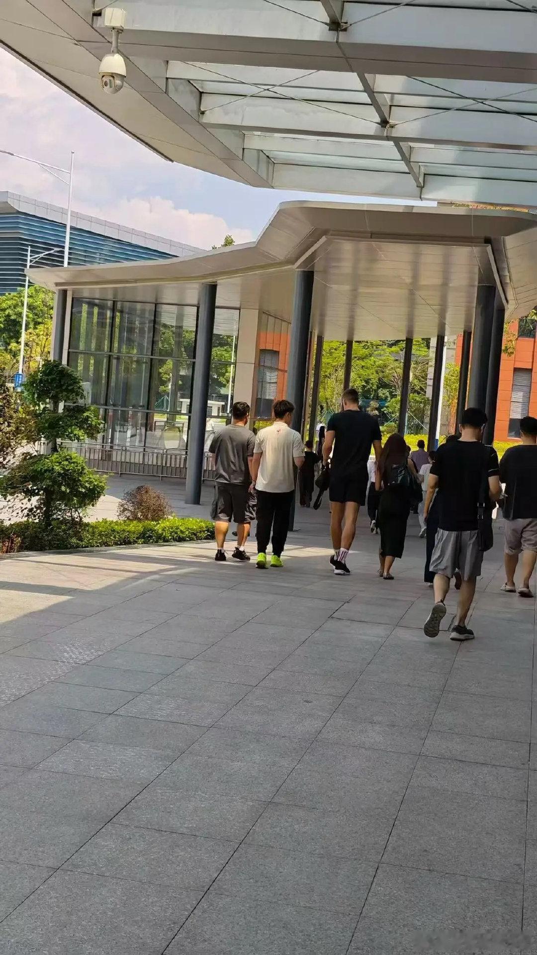 #广东宏远[超话]# 已在体检，12号热身赛 ​