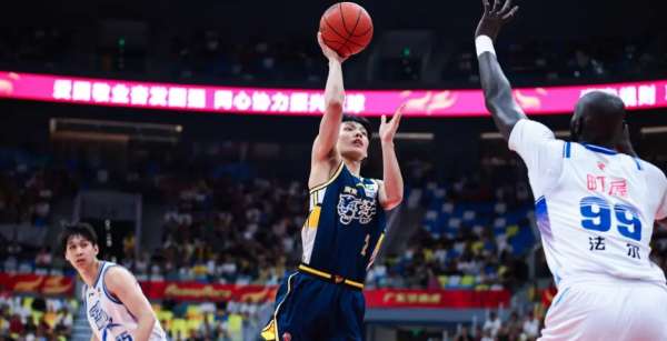 2026年04月14日CBA常规赛，广东77—74险胜宁波。 宁波：辛...