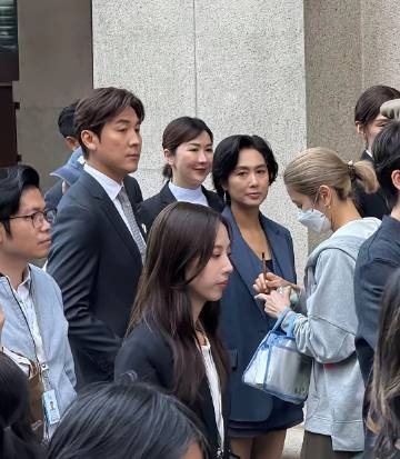 我滴个老天爷！万万没想到！那么漂亮的女神也老成这样了啊……