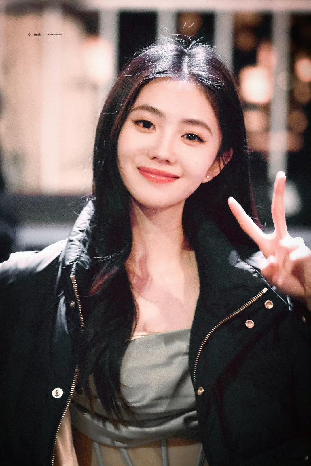 姐姐好美😍来个生活比个耶#刘浩存[超话]# ​