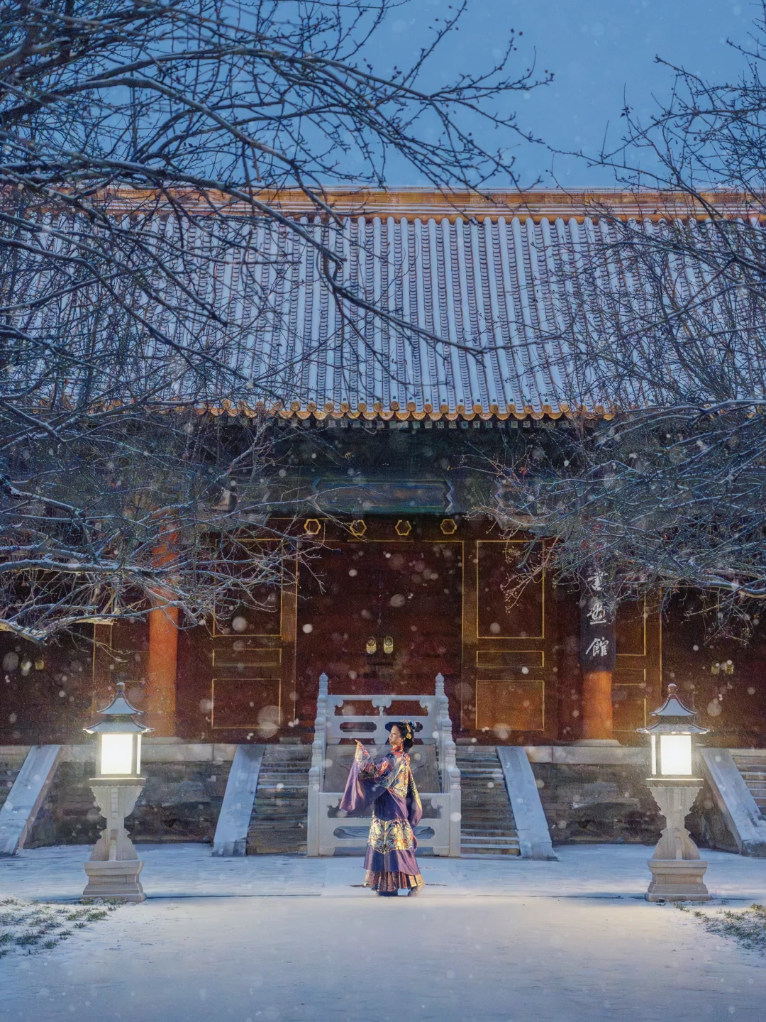 何其幸运，在文华殿最后一刻拍到了宫灯