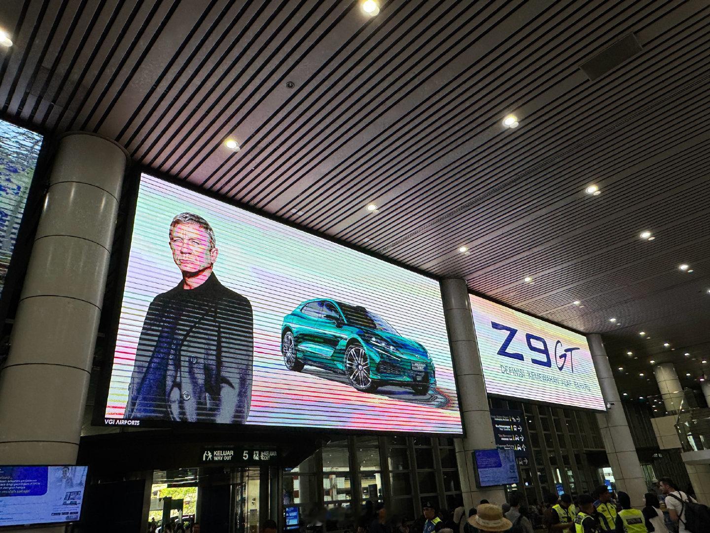 一到马来西亚🇲🇾就看到腾势Z9GT[拜托][good]  ​
