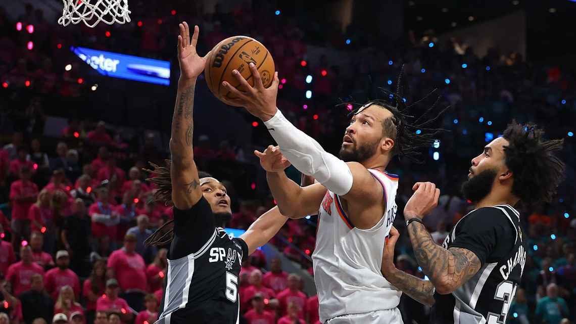 NBA布伦森末节爆发带队逆转，尼克斯客场智取总决赛G1击败马刺 杰伦·...