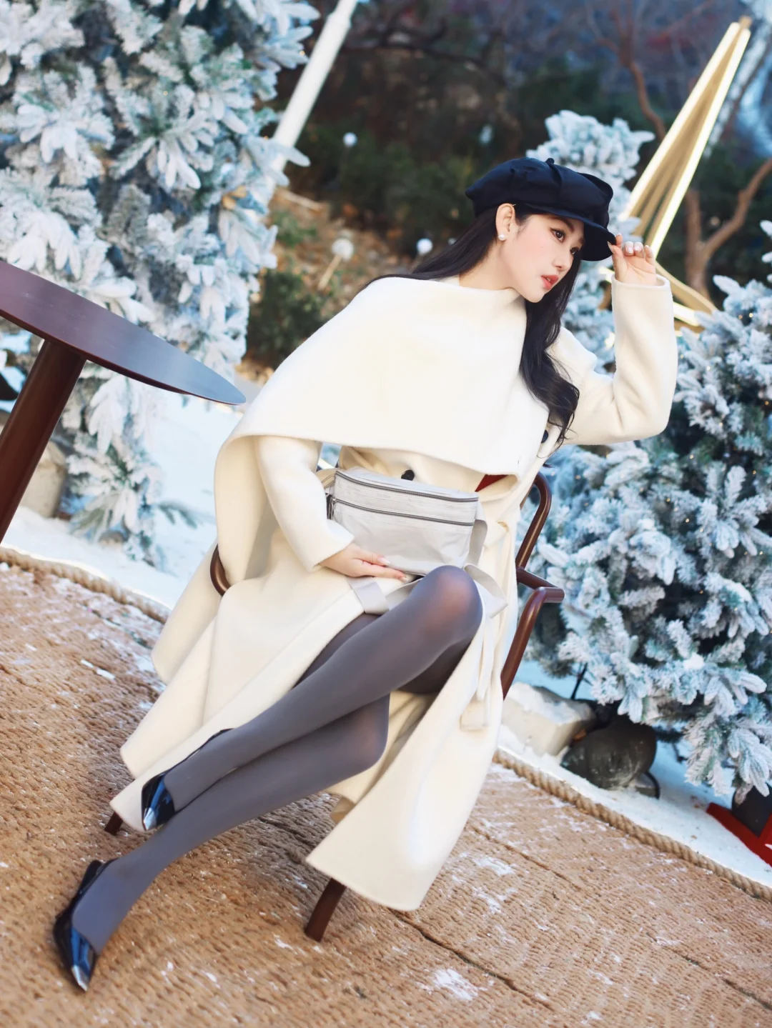 穿上白色大衣总是期待下雪❄️