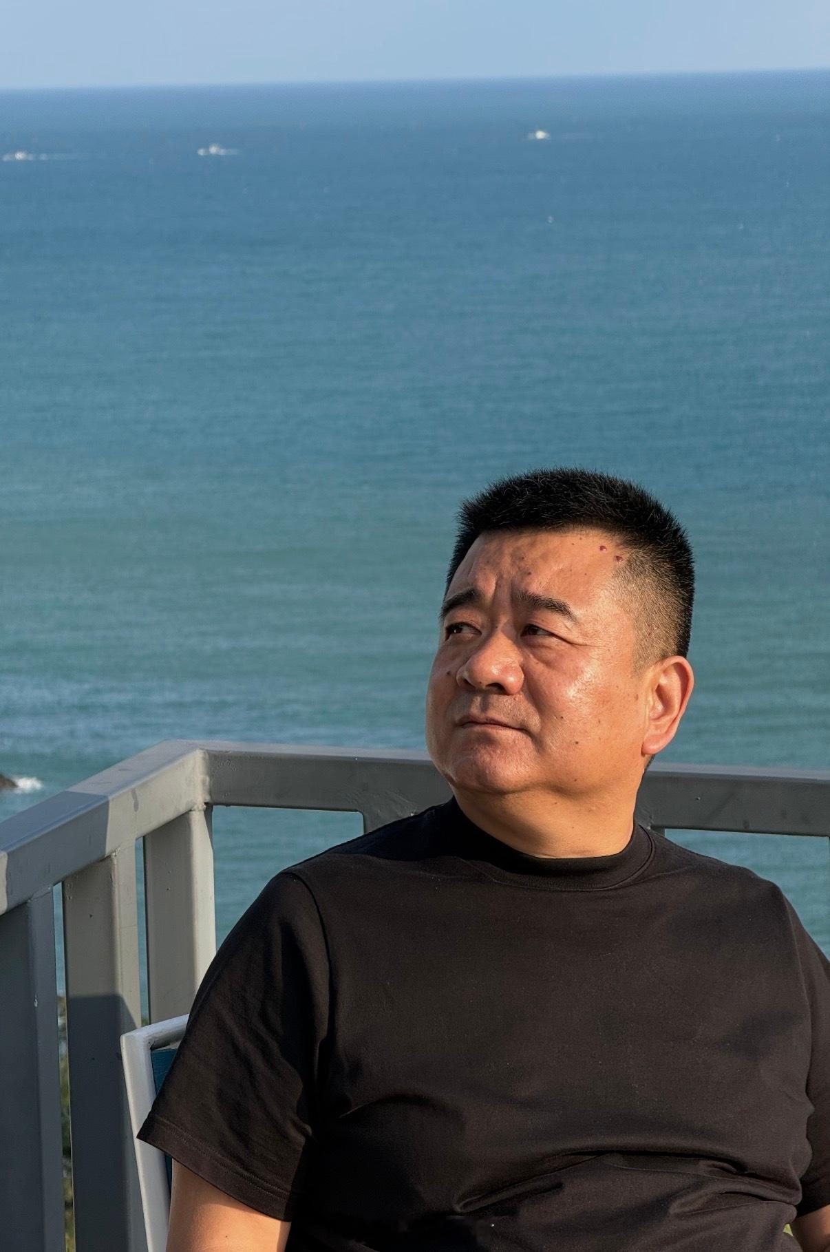 而西班牙昂首挺进决赛。这场比赛西班牙队打得是行云流水，酣畅淋漓。 而...