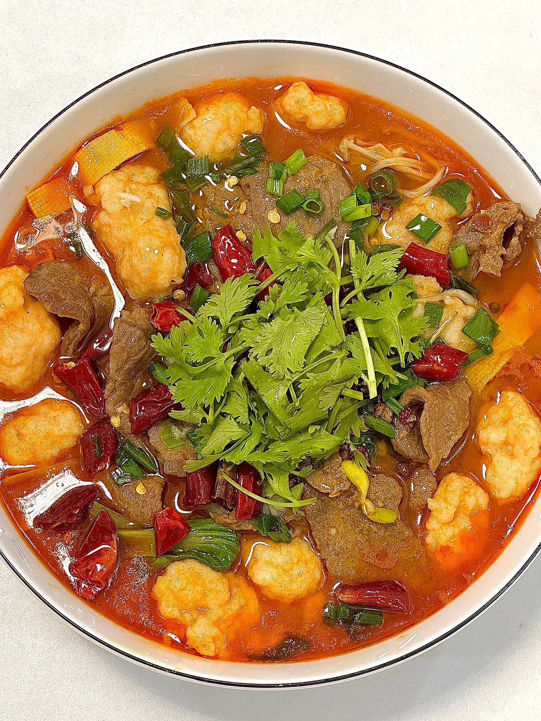 麻辣鲜香！！自制巨下饭的水煮虾滑牛肉🍲