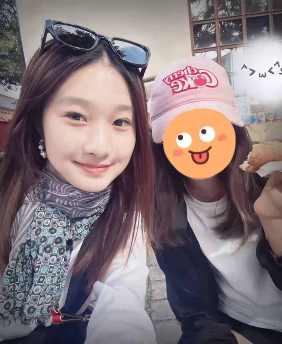 文章大女儿文君竹18岁啦！波波头发型超像马伊琍，脸型却随了爸爸 ​