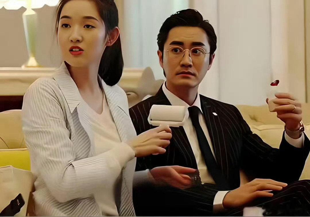 #曝王玉雯杨玏曾登记结婚#真的假的呀这瓜保熟不，感觉2人男才女貌的，看上去也挺搭的，刚结婚又离婚，这叫闪婚闪离呀。
看2人参演的电视剧，挺有意思的，估计2人都在事业的上升期，真的没办法照顾家庭吧，然后有分歧了吧，2个明星结婚，肯定要有一个得牺牲事业回归家庭吧。[傻眼] ​