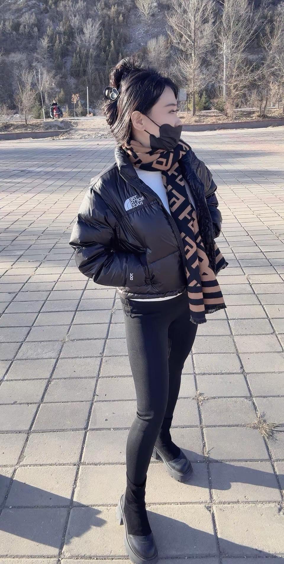 <p>街拍 街拍小姐姐穿搭秀 <!--{img:0}--><!--{i...