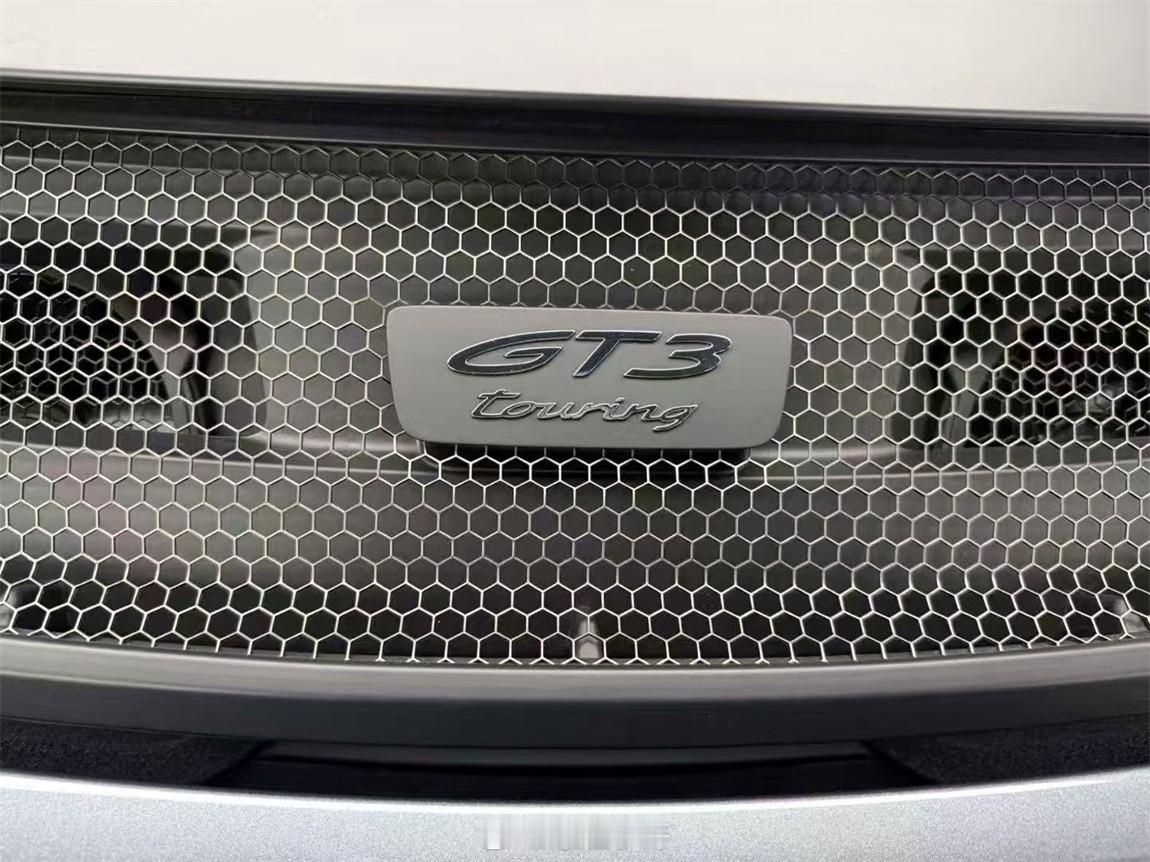 保时捷 911 GT3 旅行版 银钒灰/黑内 2025年08月生产，2...