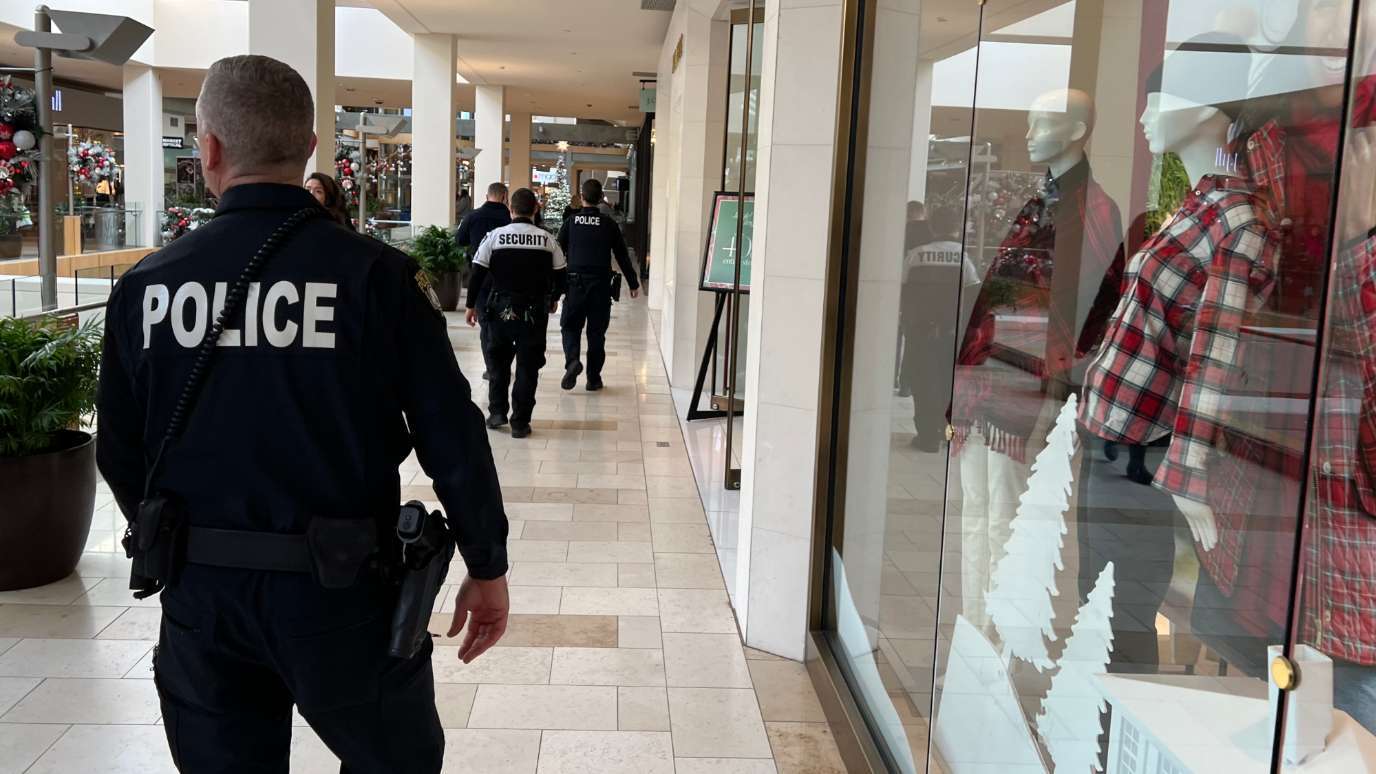 【贝尔维尤警方联合零售商重拳打击假日盗窃潮】随着假日购物季正式启动，西...