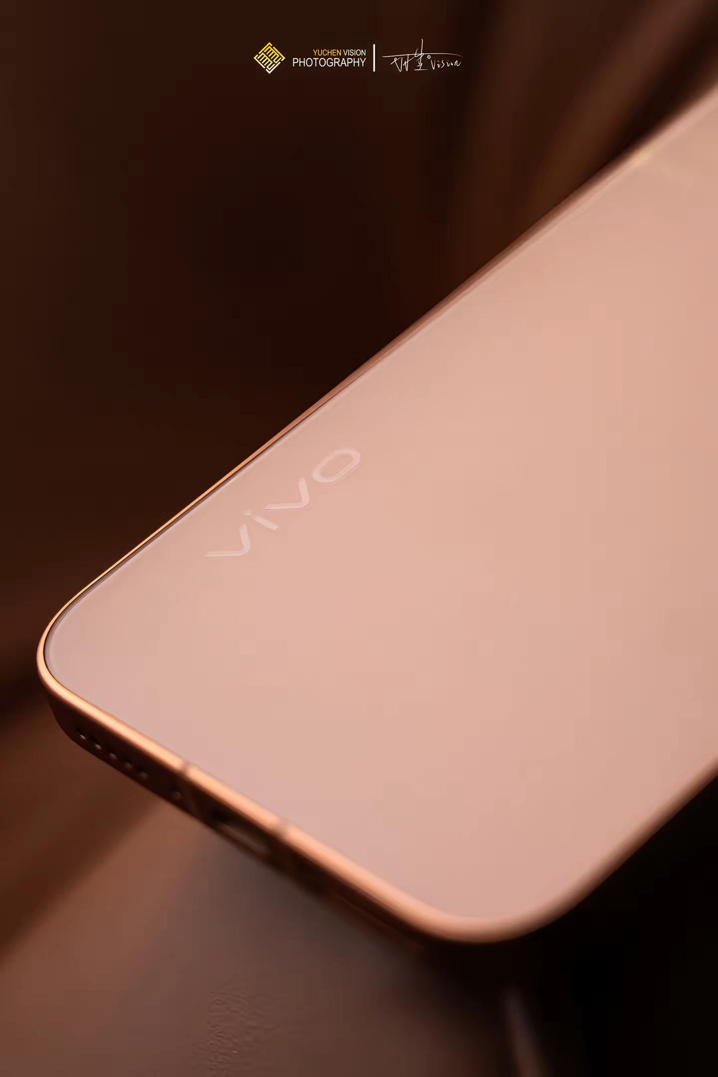 vivo X500 Pro Max览霞。拍摄了一组vivo X500 Pro Max图赏在日落霞光铺开的那一刻站在风里，览尽长天 手机设计美学 手机美学 vivoX500ProMax vivoX500系列