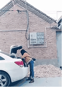 小姐姐，没那大长腿就别自讨没趣啦～