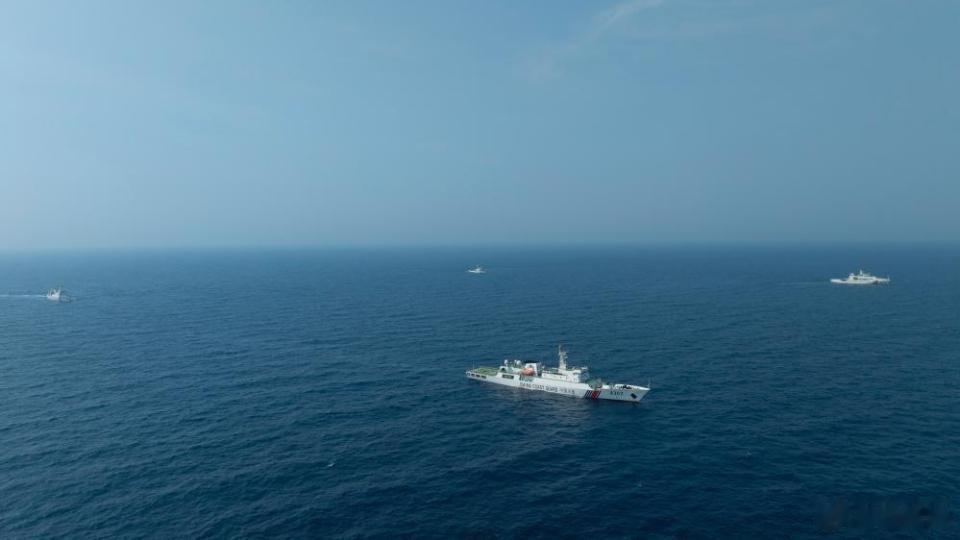 【中国海警：对位黄岩岛管辖海域菲律宾船采取管制措施】中国海警官方微信公...