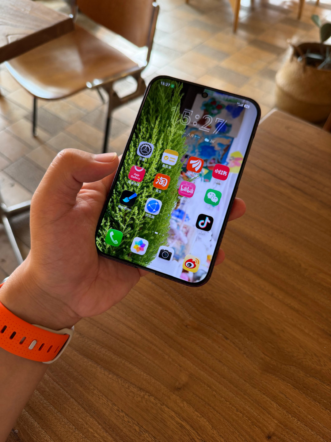 我现在戴Apple Watch真的就是带一块表，我把推送通知都关了[笑cry]

我觉得这比全天候显示影响专注力猛了[笑cry] ​