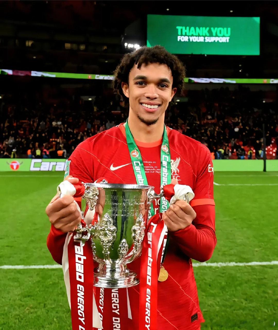 Happy birthday to you.Hope you can come back to Liverpool.#亚历山大-阿诺德[超话]##利物浦[超话]##阿诺德[超话]# ​