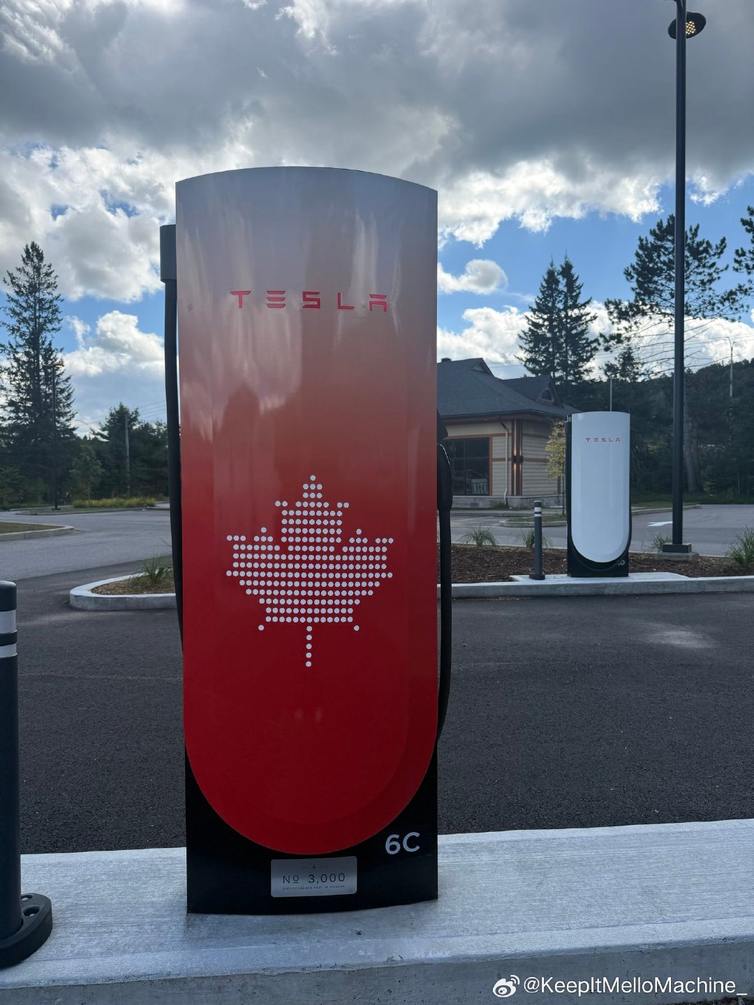 New Tesla Supercharger: Mont-Tremblant, QC - Montée Ryan (24 stalls)

This site marks our 3,000th Canadian Supercharger, opening in time for Canadian Thanksgiving. Bonne route! ​