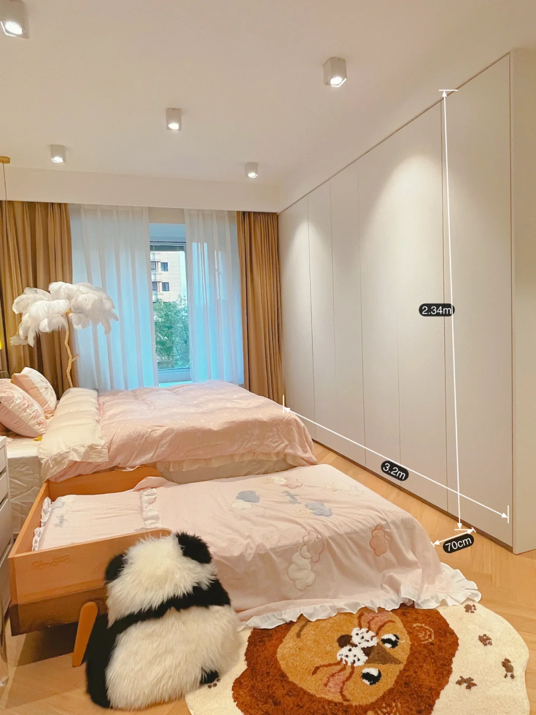 小卧室听我一句劝，床尾柜真的yyds！附尺寸