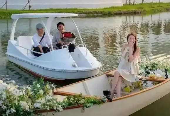 港姐王菲水上求婚画面曝光，四年低调恋情终于迎来订婚圆满结局