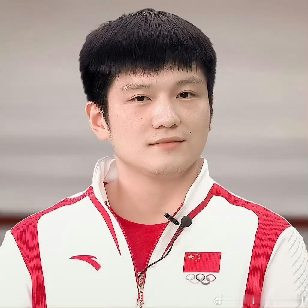 #中国体育最有天命的是樊振东#专业人士点评最为致命，这个世界总是偏爱有准备且永不认命、绝不放弃的人，樊振东都做到了，以温柔的坚韧对抗残酷现实的暴击，热爱不缀脚步不止，永远在追赶光明与未来的路上，光明与正义虽迟但终会来到，而他注定是创造奇迹改写历史的那个人。不只有天命，他就是中国最典 ​