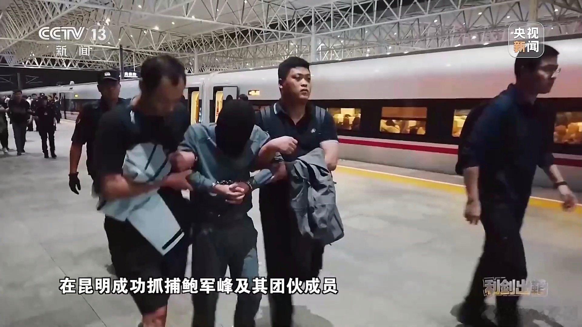 #中方放弃谈判直接抓佤邦副总司令#
给它们机会，它们不中用啊，之前在边境通过谈判算是给机会了，结果它们愣是不当回事，菩萨心肠后就是雷霆手段。 ​
