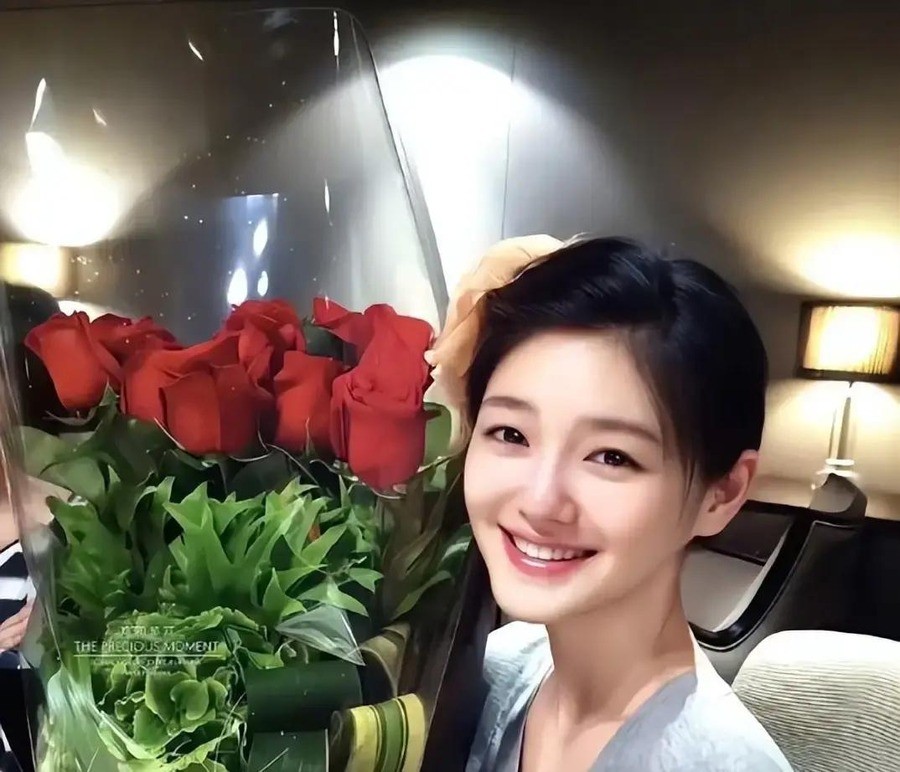 阿雅在综艺里被大S当众说“你是我们姐妹中看起来最不高级的”，被怂恿从二楼跳下摔伤，被要求跑腿买早餐结果包子被当面丢进垃圾桶。2019年大S因此被骂上热搜。六年后大S去世，阿雅写下2000多字长文，写的是大S替她挡流言、陪她守病房、默默买单的三十年。
2019年综艺《我们是真正的朋友》播出期间，大S多