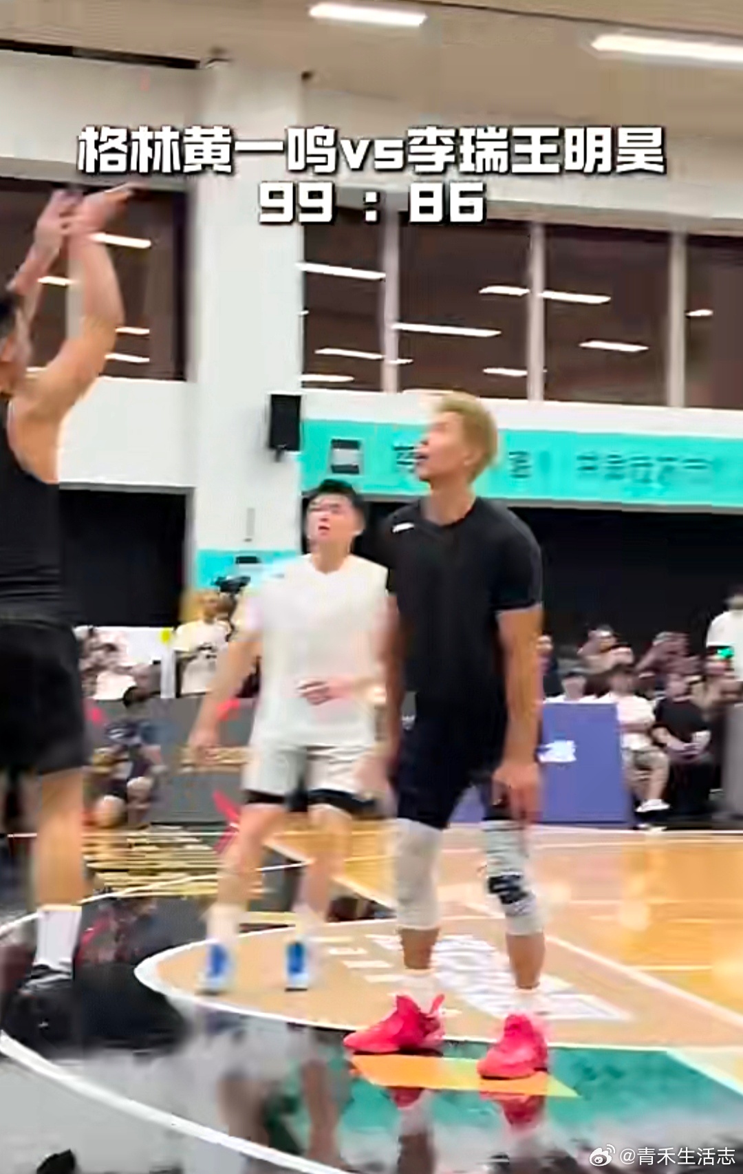 追梦中国行2V2百分大战上演惊天逆转。格林队一度99‑86领先，手握赛点，只差1分即可拿下胜利。
 
绝境当中李瑞、王明昊组合打出15‑0攻击波，两人外线6投6中，王明昊连续命中5记三分，持续追分。格林队进攻彻底哑火，连续打铁失误，一分未得。李瑞王明昊依靠连续三分完成反超，实现绝杀翻盘。
 
比赛前 ​